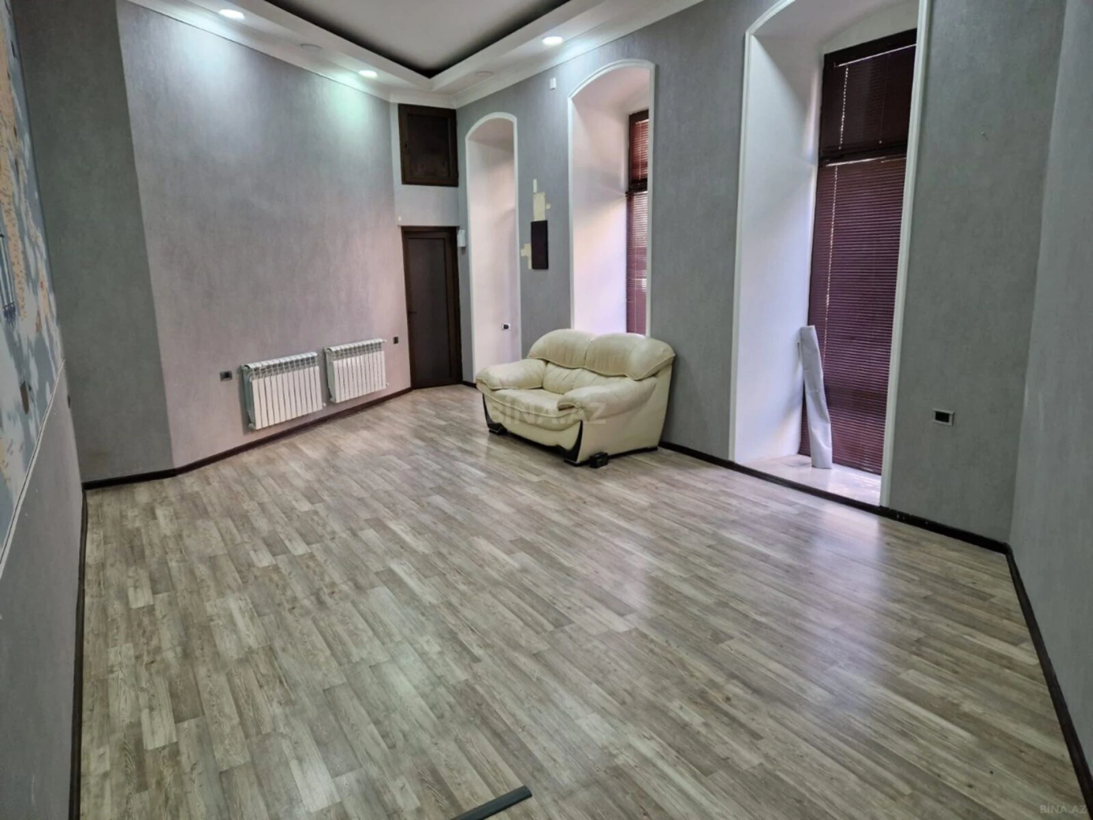 Kirayə verilir 7 otaqlı ofis 180 m²