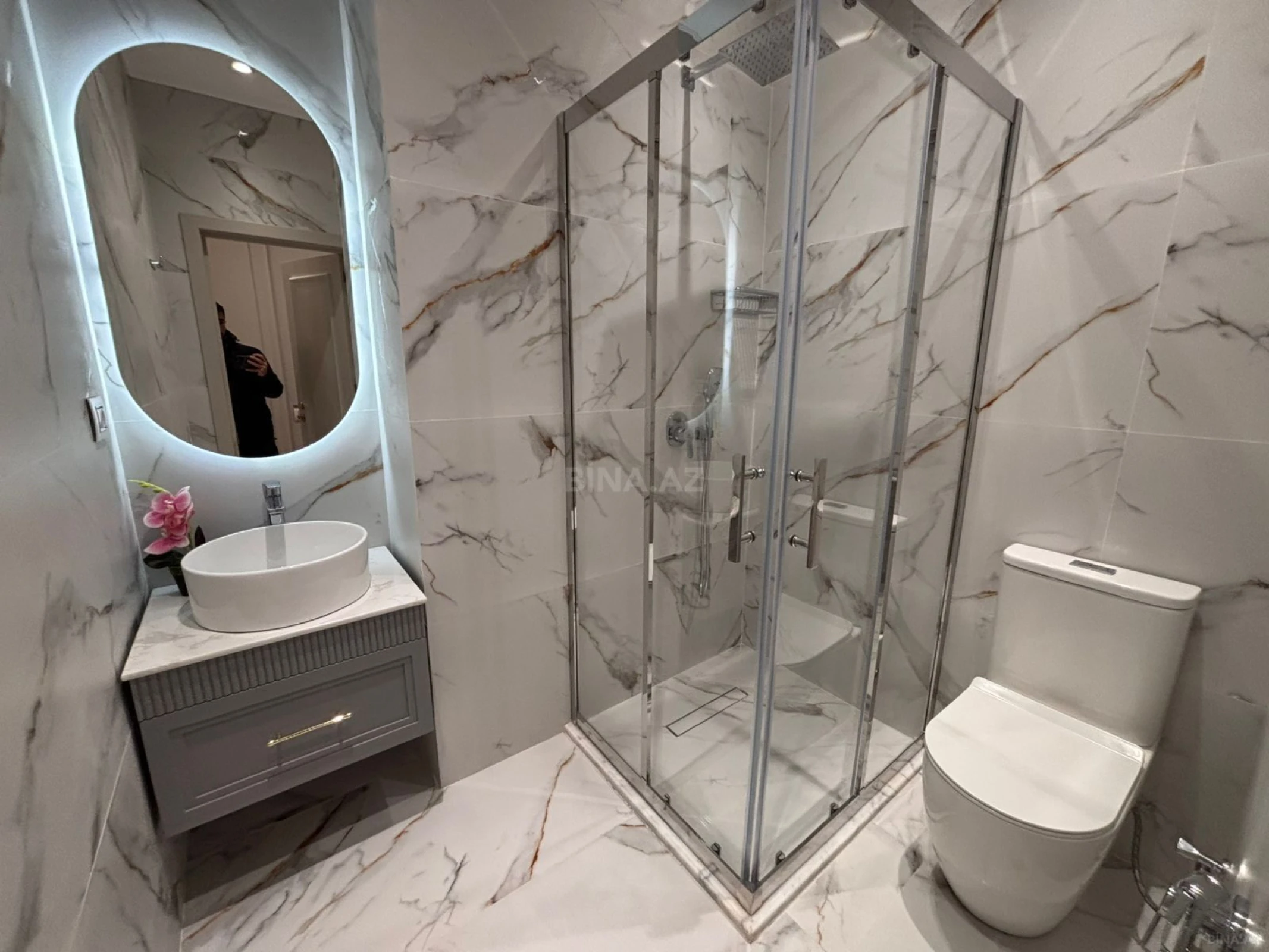 Satılır 3 otaqlı mənzil 118 m²