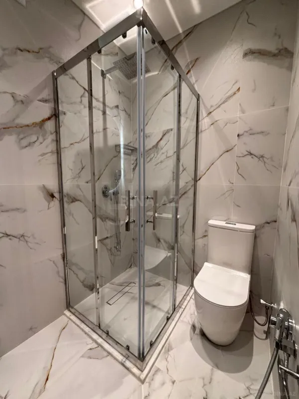 Satılır 3 otaqlı mənzil 118 m²