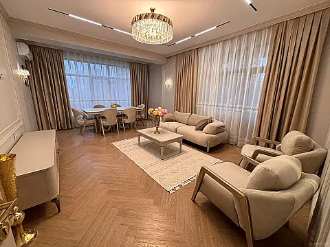 Satılır 3 otaqlı mənzil 118 m² — Bakı, Xətai m/s yanı 3 otaq 118.00 m²