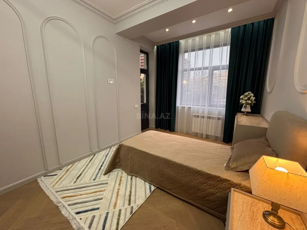 Satılır 3 otaqlı mənzil 118 m²