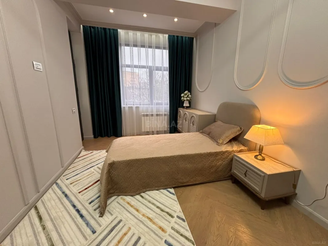 Satılır 3 otaqlı mənzil 118 m²