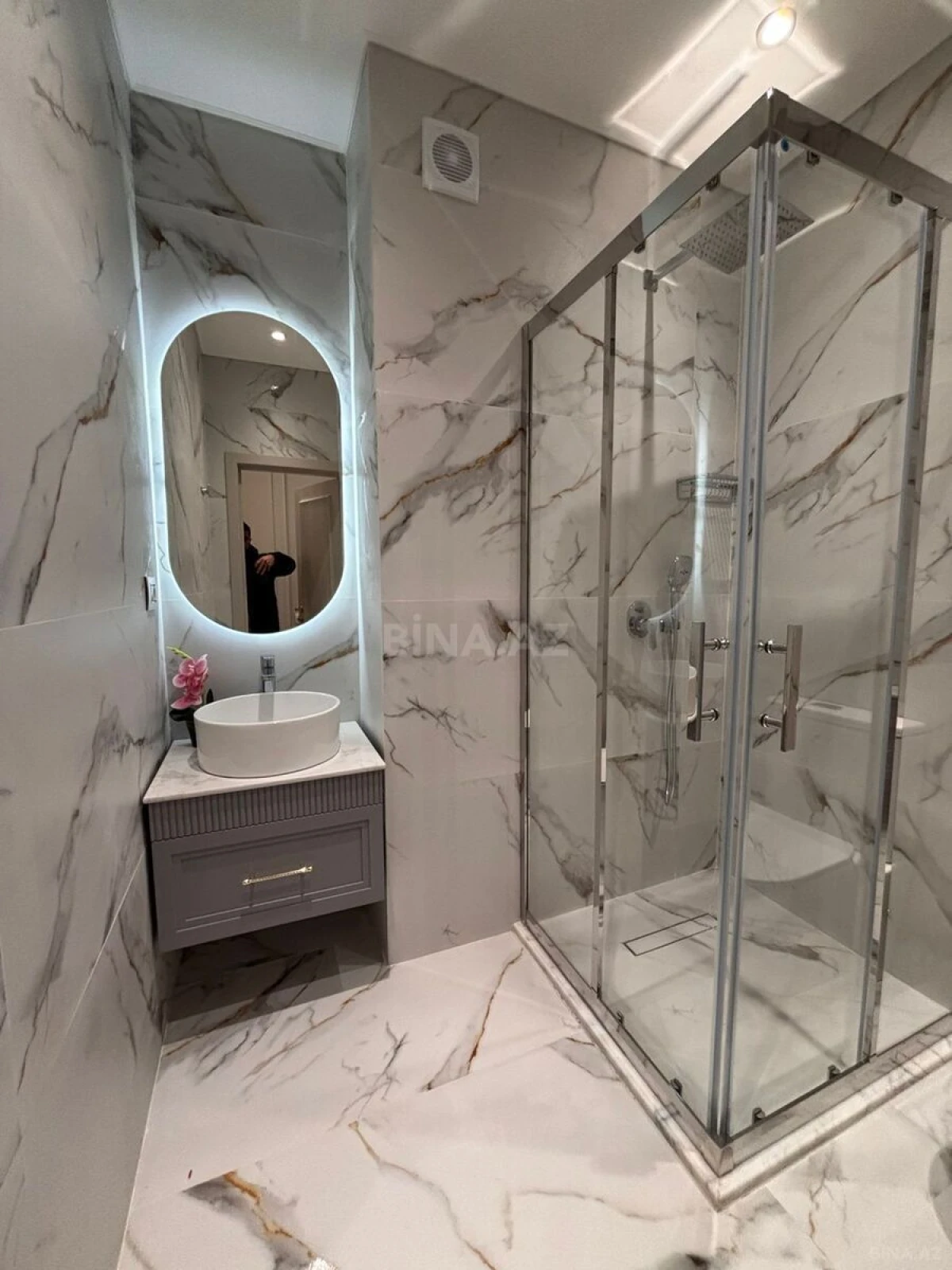 Satılır 3 otaqlı mənzil 118 m²