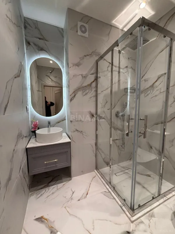 Satılır 3 otaqlı mənzil 118 m²