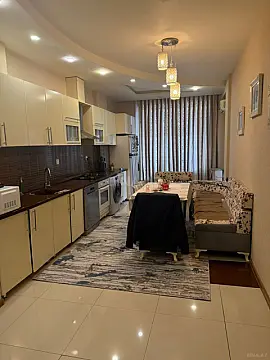 Satılır 4 otaqlı mənzil 164 m²