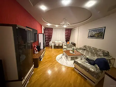 Satılır 4 otaqlı mənzil 164 m²