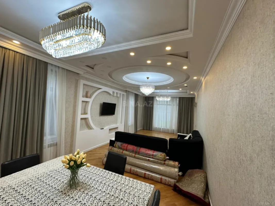 Satılır 6 otaqlı həyət evi 435 m²