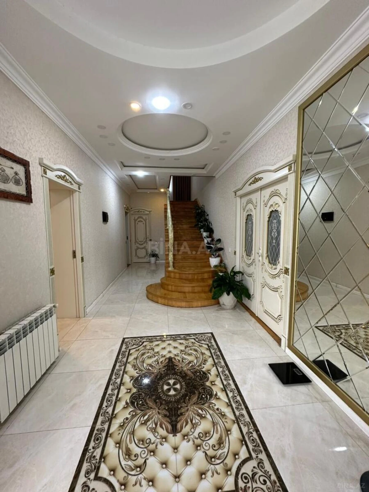 Satılır 6 otaqlı həyət evi 435 m²