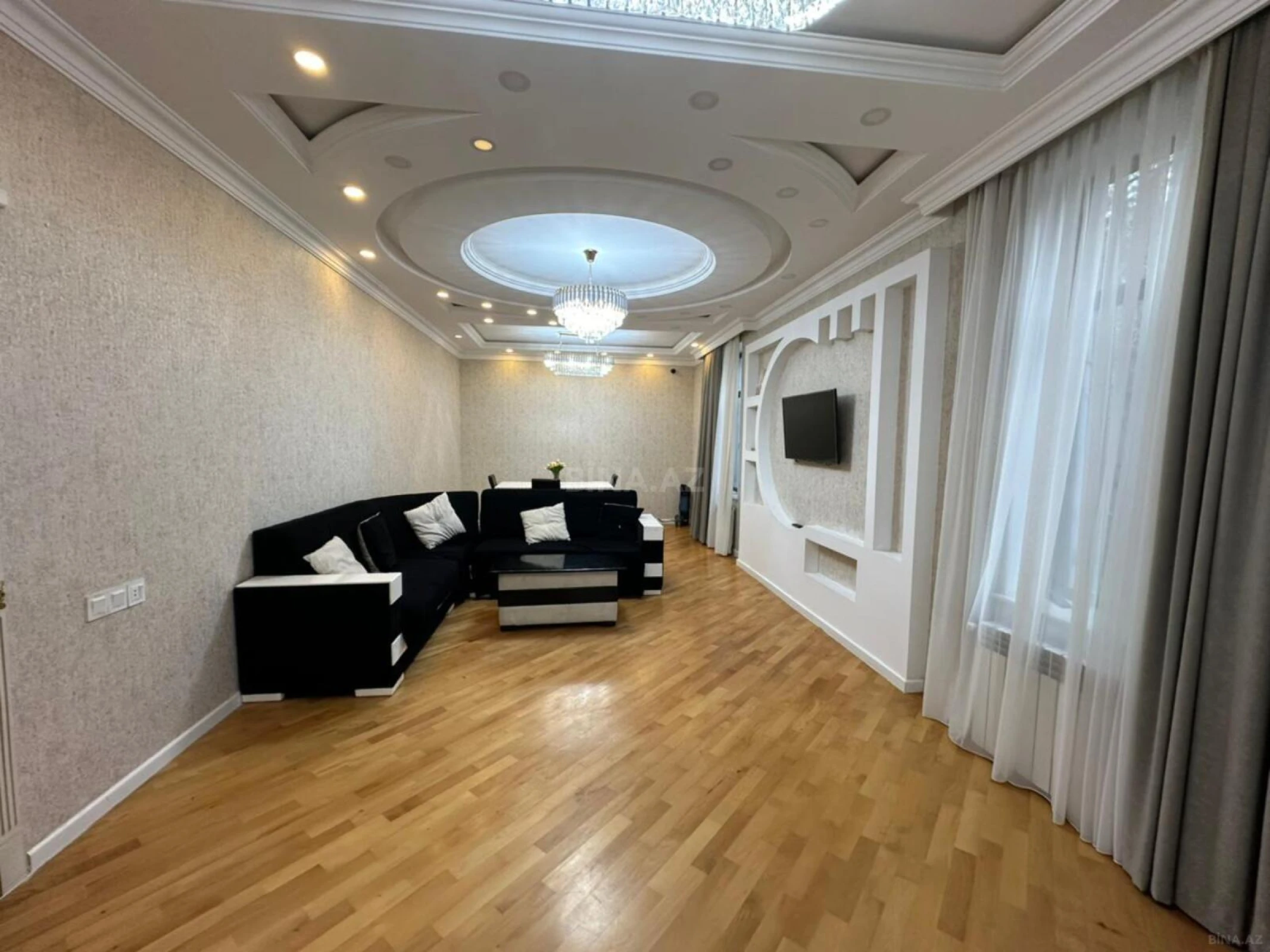 Satılır 6 otaqlı həyət evi 435 m²