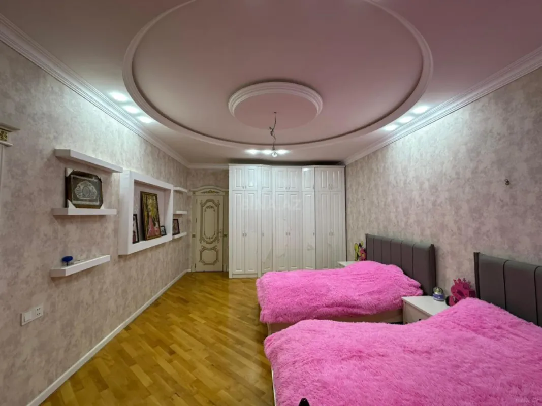Satılır 6 otaqlı həyət evi 435 m²
