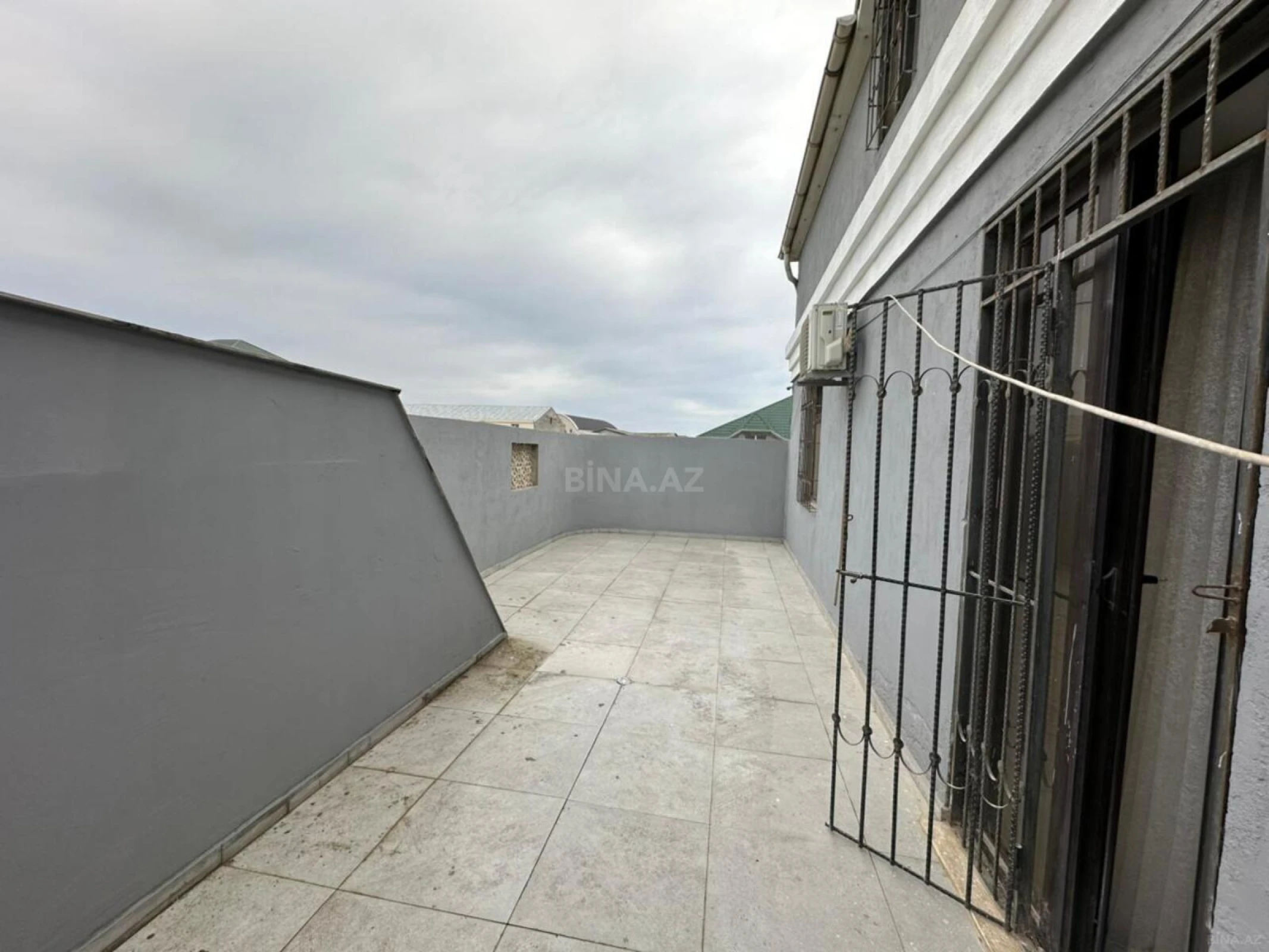 Satılır 6 otaqlı həyət evi 435 m²