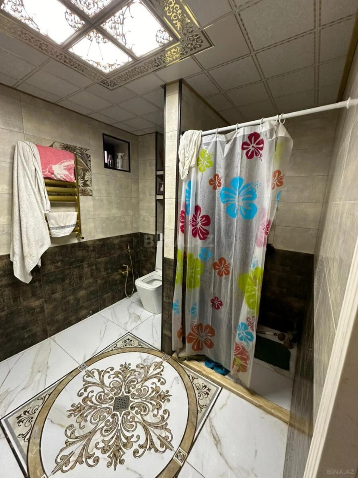 Satılır 6 otaqlı həyət evi 435 m²