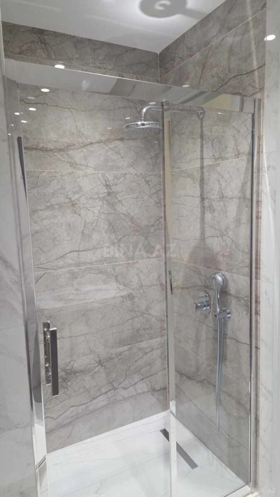 Kirayə verilir 3 otaqlı mənzil 120 m²