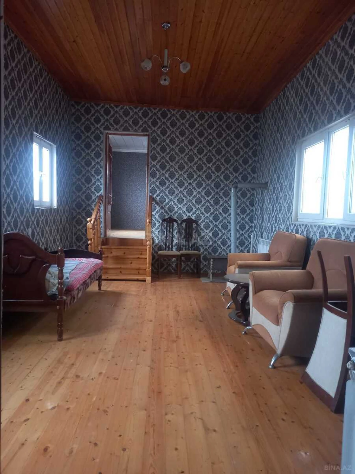 Satılır 8 otaqlı həyət evi 300 m²