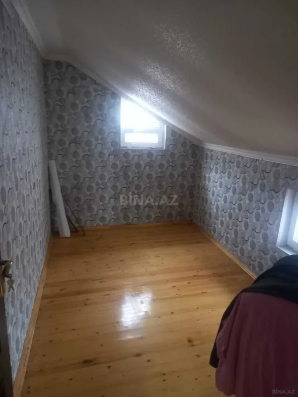 Satılır 8 otaqlı həyət evi 300 m²