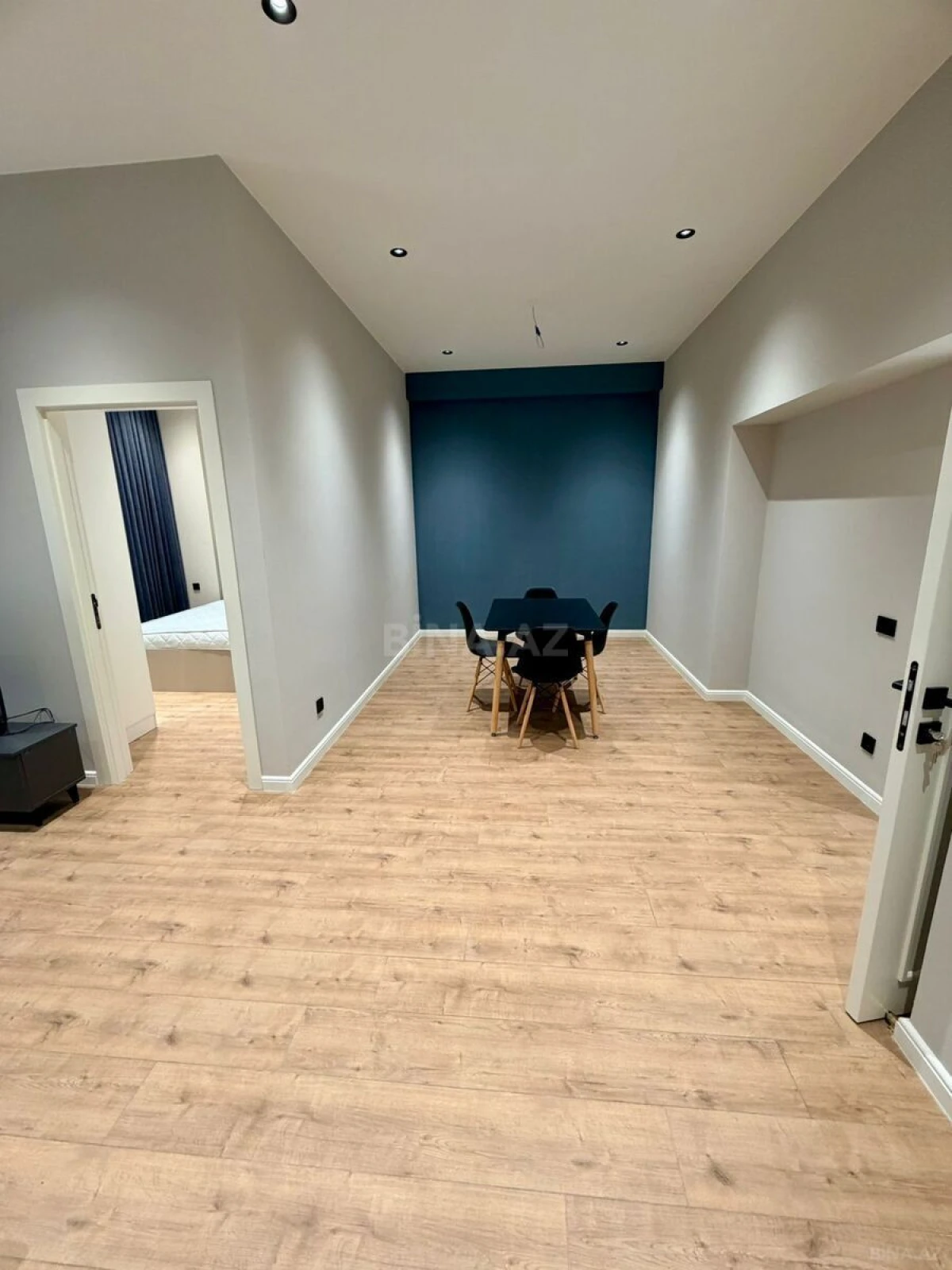 Kirayə verilir 2 otaqlı mənzil 75 m²