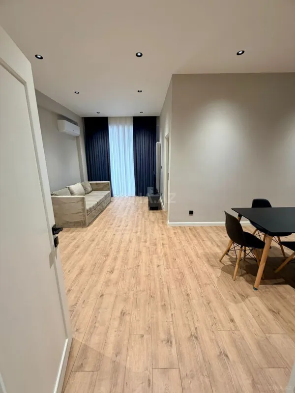 Kirayə verilir 2 otaqlı mənzil 75 m²