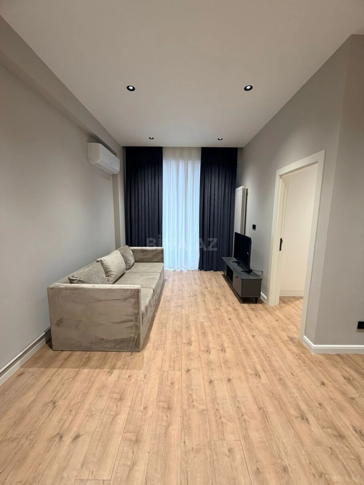 Kirayə verilir 2 otaqlı mənzil 75 m²