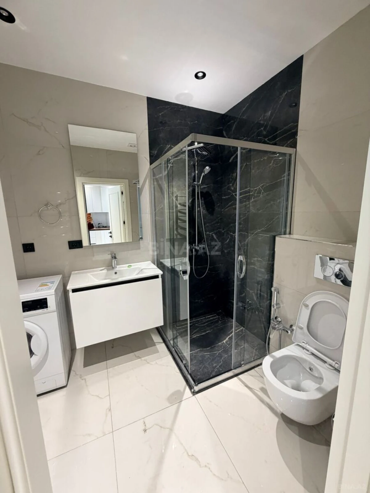 Kirayə verilir 2 otaqlı mənzil 75 m²