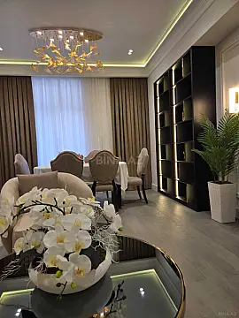 Satılır 4 otaqlı mənzil 145 m² — Bakı 4 otaq 145.00 m²
