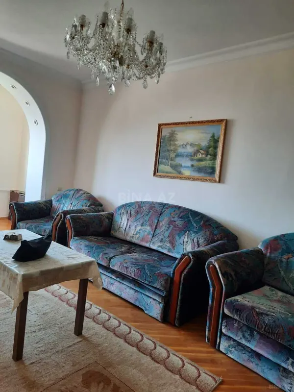 Kirayə verilir 2 otaqlı mənzil 70 m²