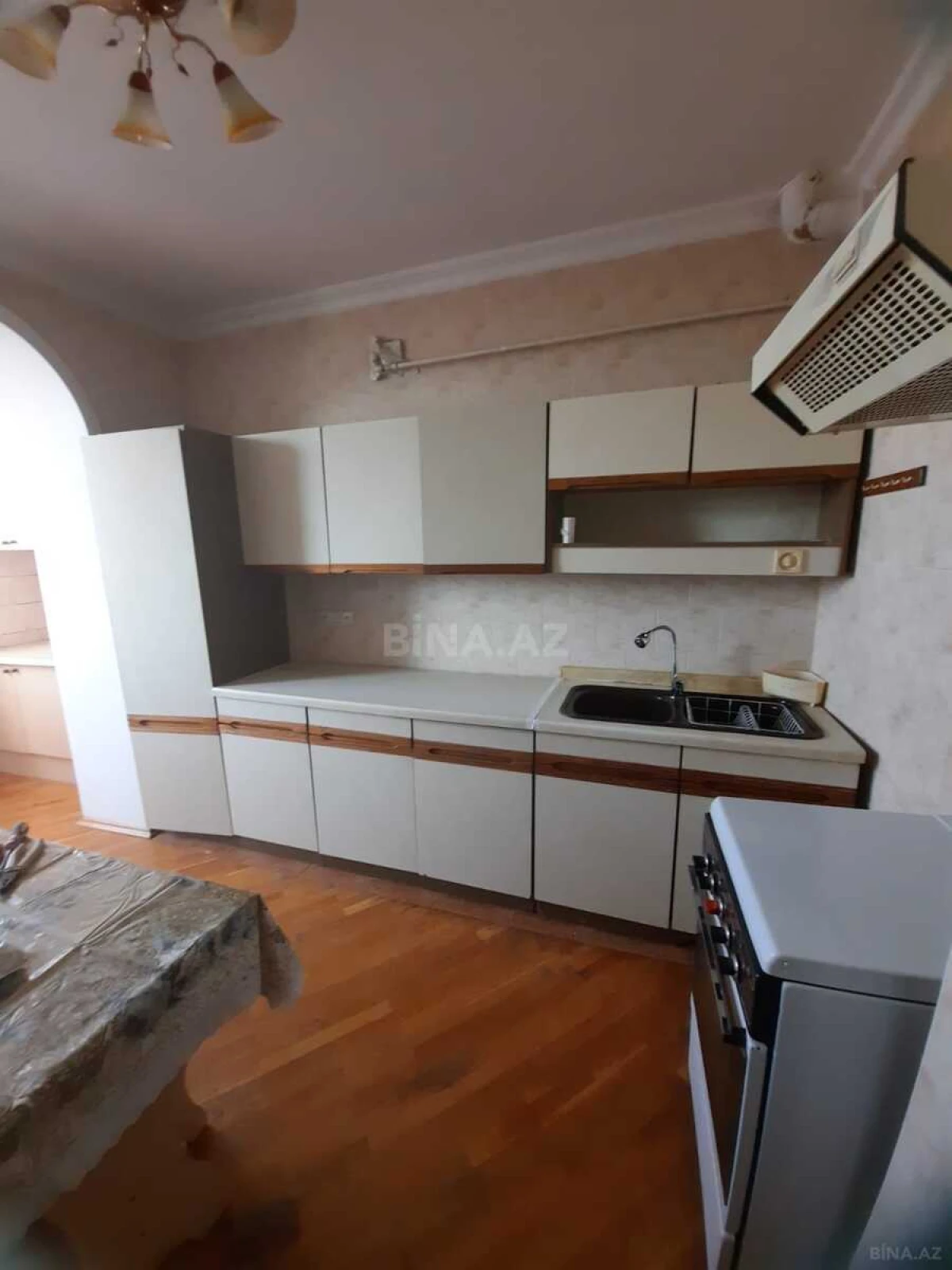 Kirayə verilir 2 otaqlı mənzil 70 m²