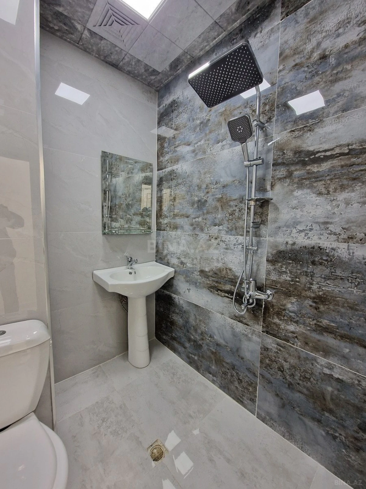 Satılır 2 otaqlı mənzil 45 m²