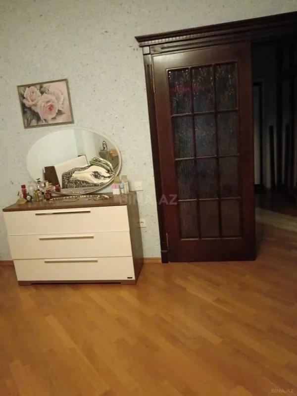 Satılır 2 otaqlı mənzil 68 m²