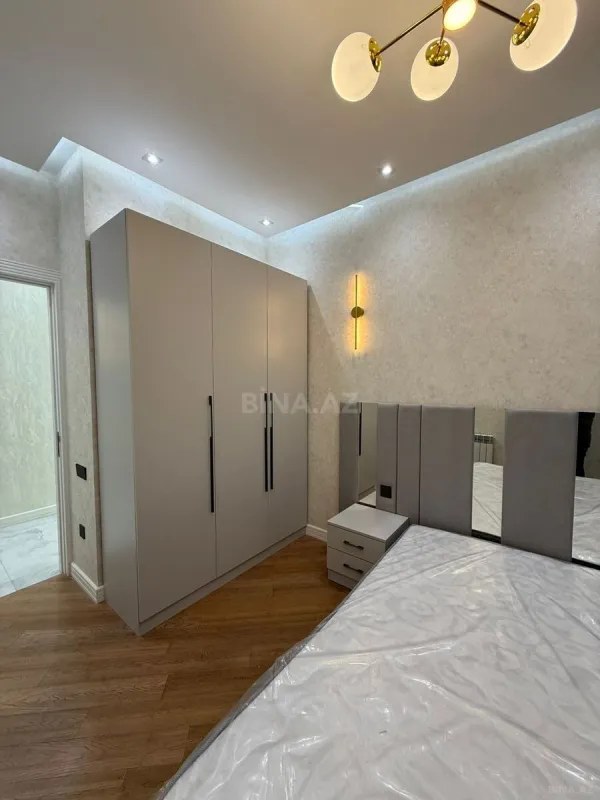 Kirayə verilir 2 otaqlı mənzil 68 m²