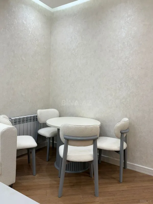 Kirayə verilir 2 otaqlı mənzil 68 m²