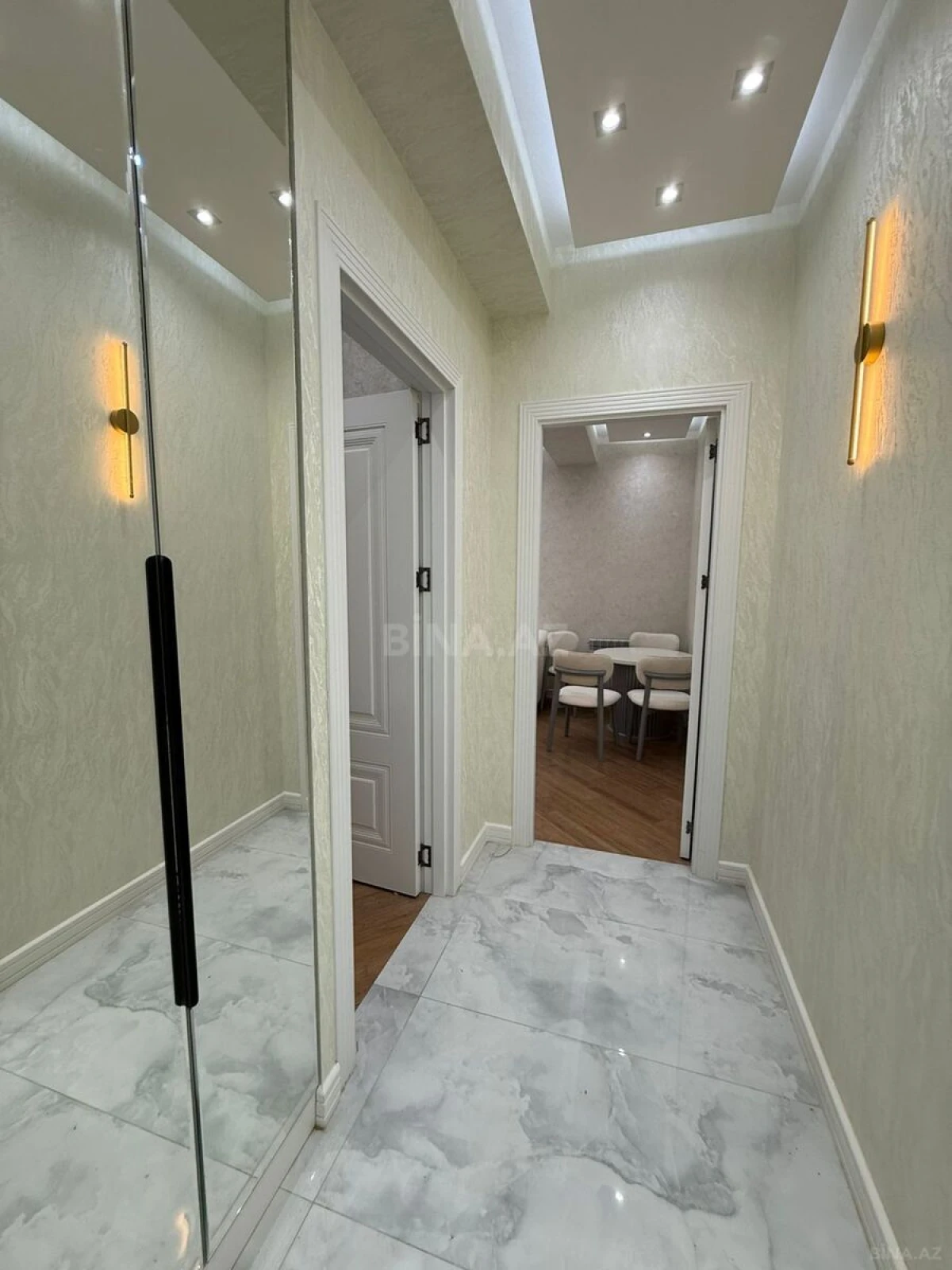 Kirayə verilir 2 otaqlı mənzil 68 m²