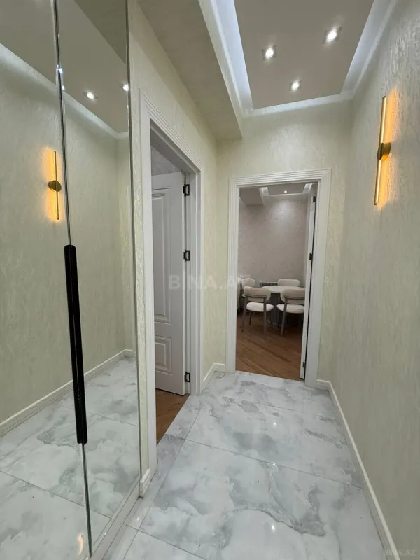 Kirayə verilir 2 otaqlı mənzil 68 m²