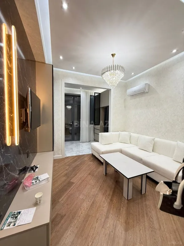 Kirayə verilir 2 otaqlı mənzil 68 m²