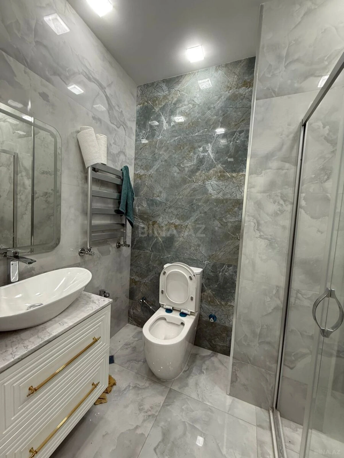 Kirayə verilir 2 otaqlı mənzil 68 m²
