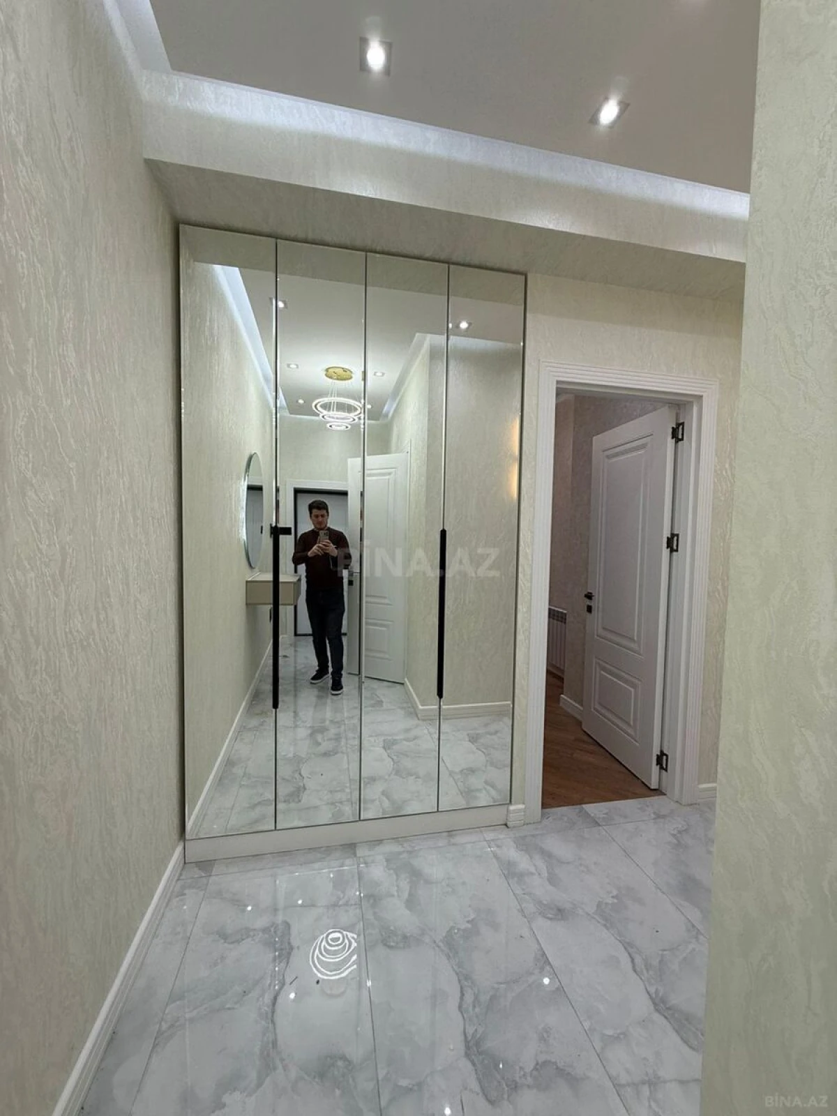 Kirayə verilir 2 otaqlı mənzil 68 m²