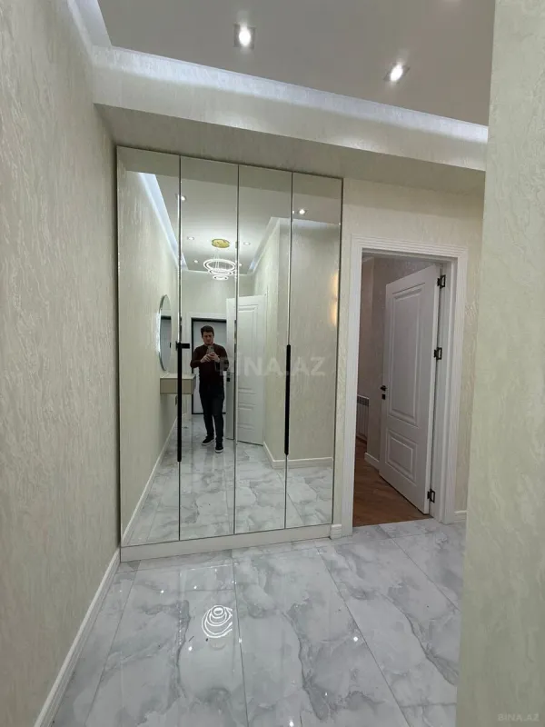 Kirayə verilir 2 otaqlı mənzil 68 m²