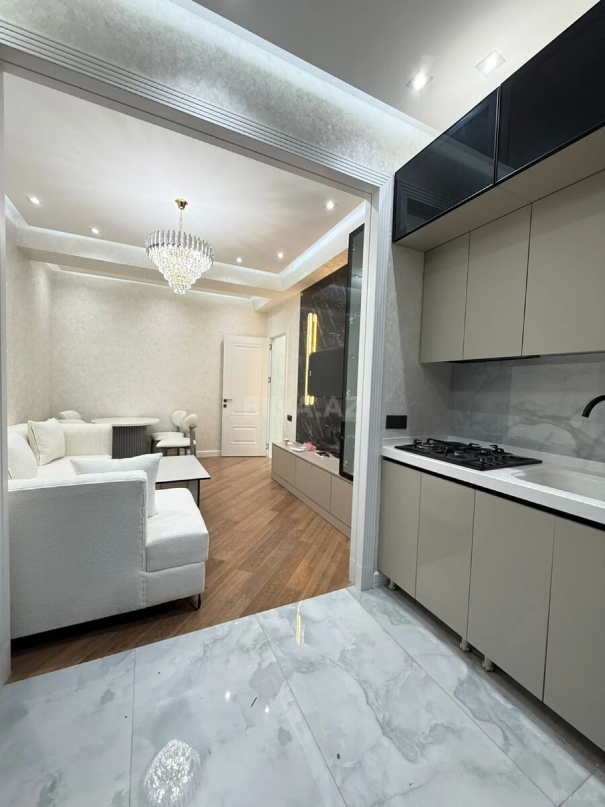 Kirayə verilir 2 otaqlı mənzil 68 m²