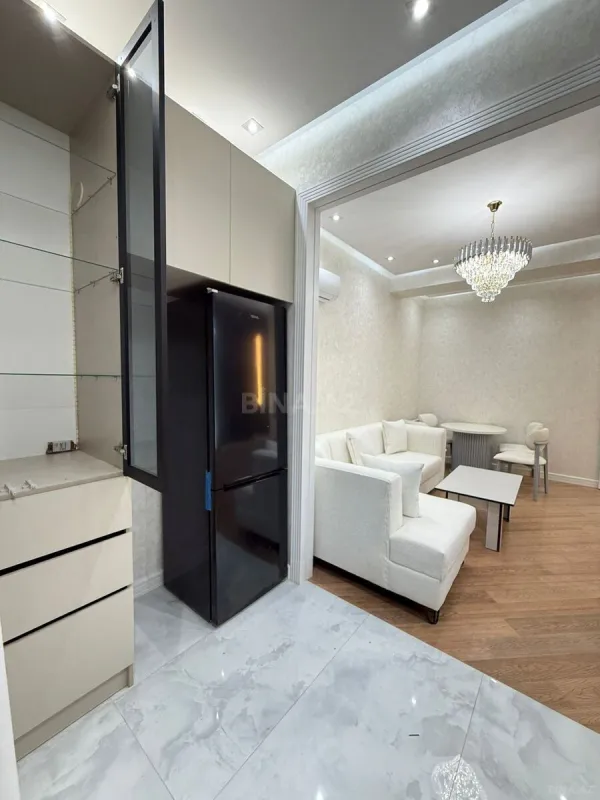 Kirayə verilir 2 otaqlı mənzil 68 m²