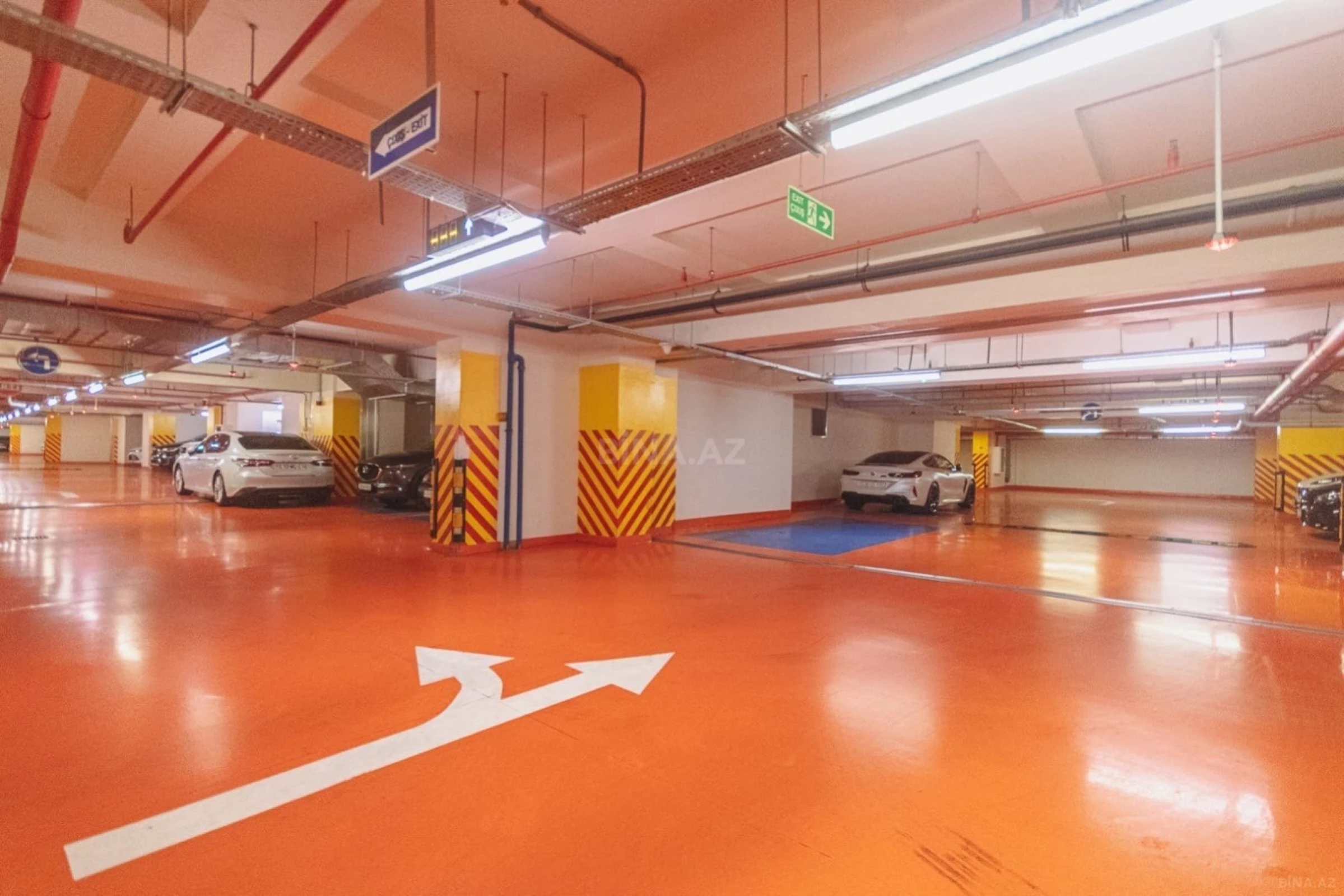 Kirayə verilir 2 otaqlı mənzil 96 m²