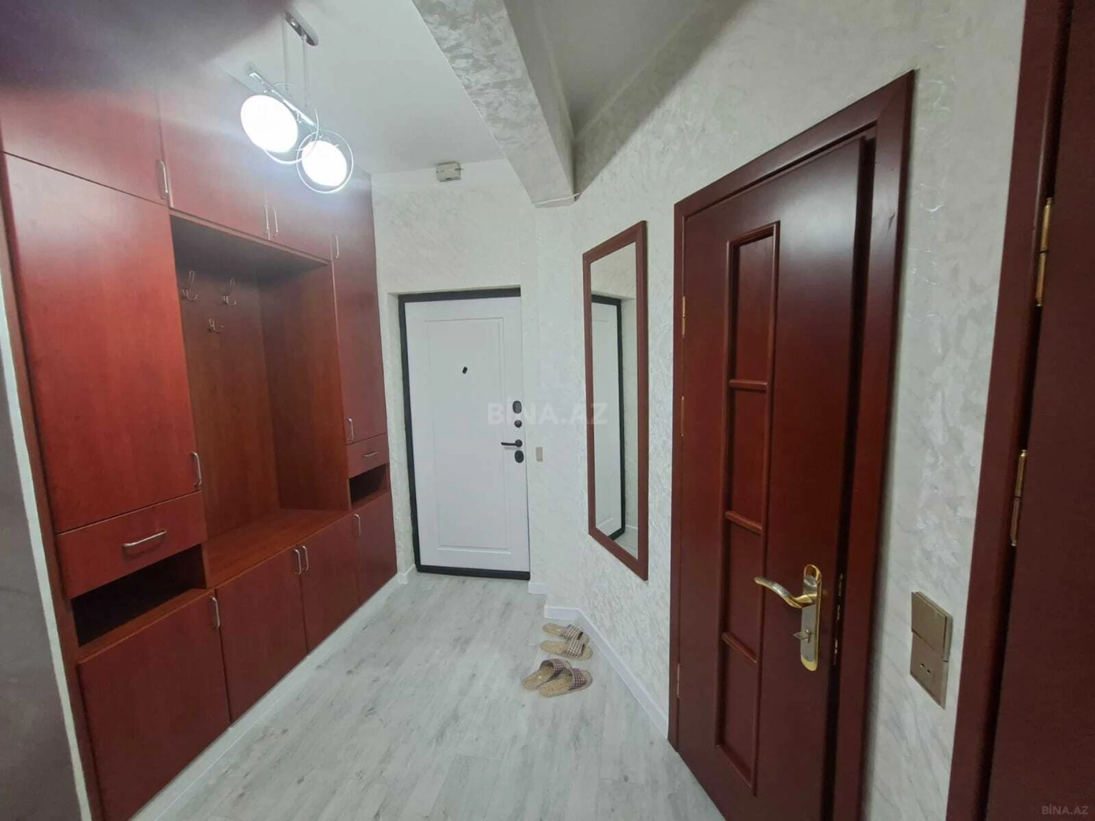Satılır 2 otaqlı mənzil 68 m²