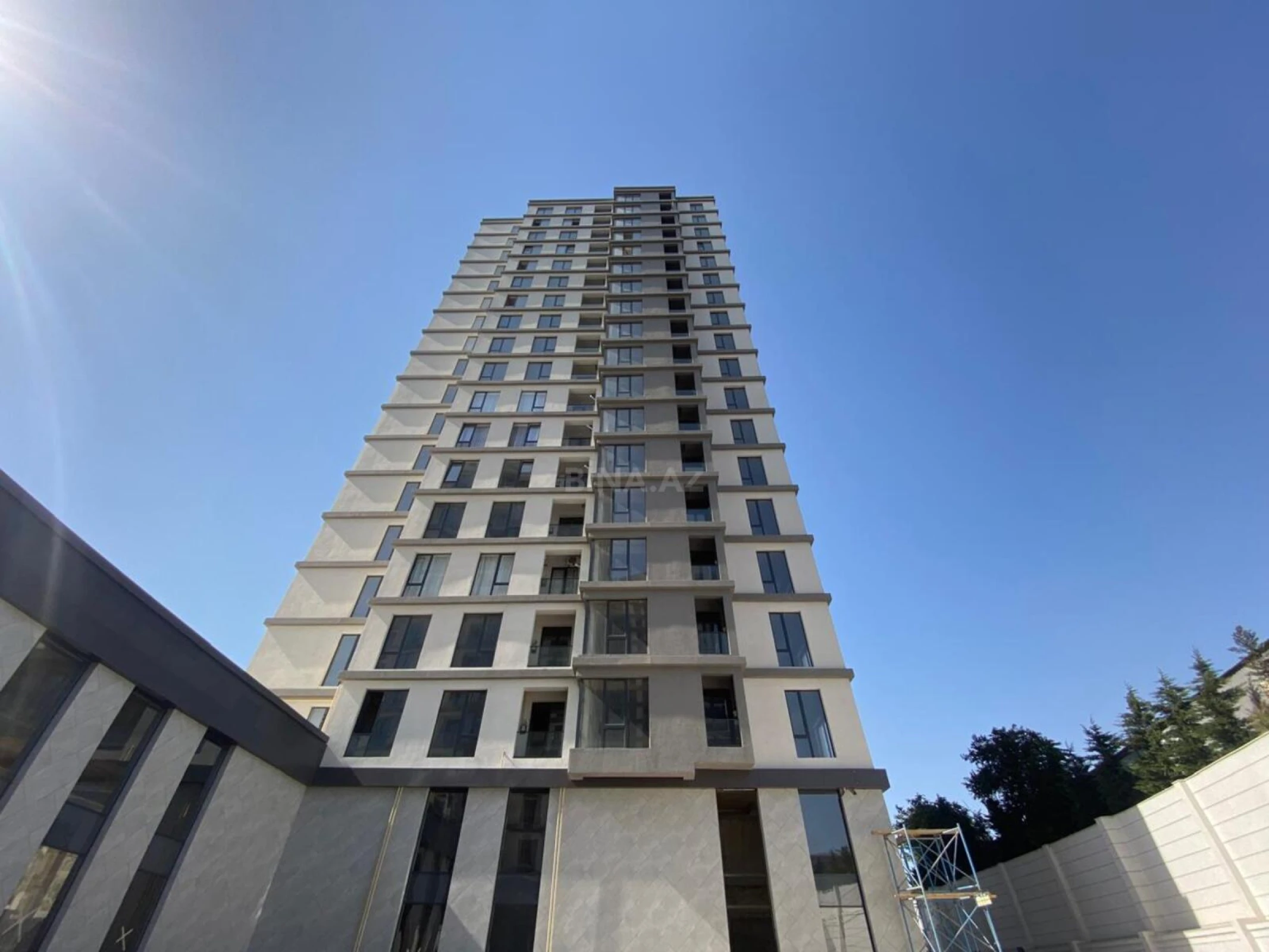 Satılır 4 otaqlı mənzil 209 m²