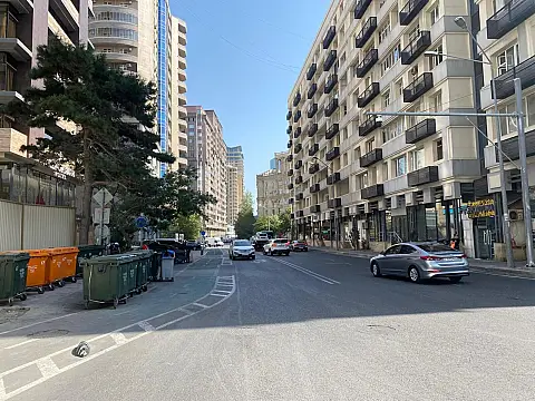 Satılır 4 otaqlı mənzil 209 m²