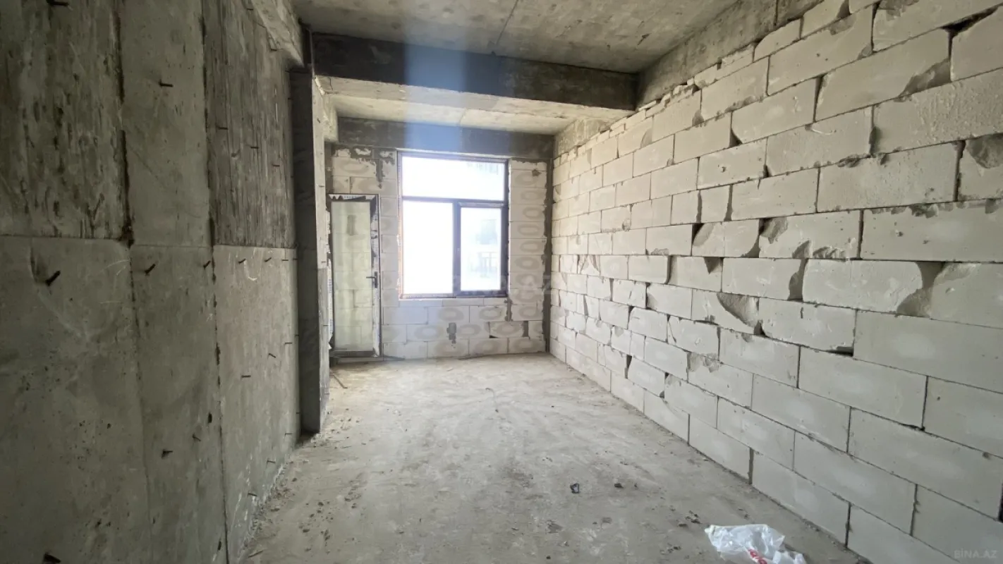 Satılır 4 otaqlı mənzil 209 m²