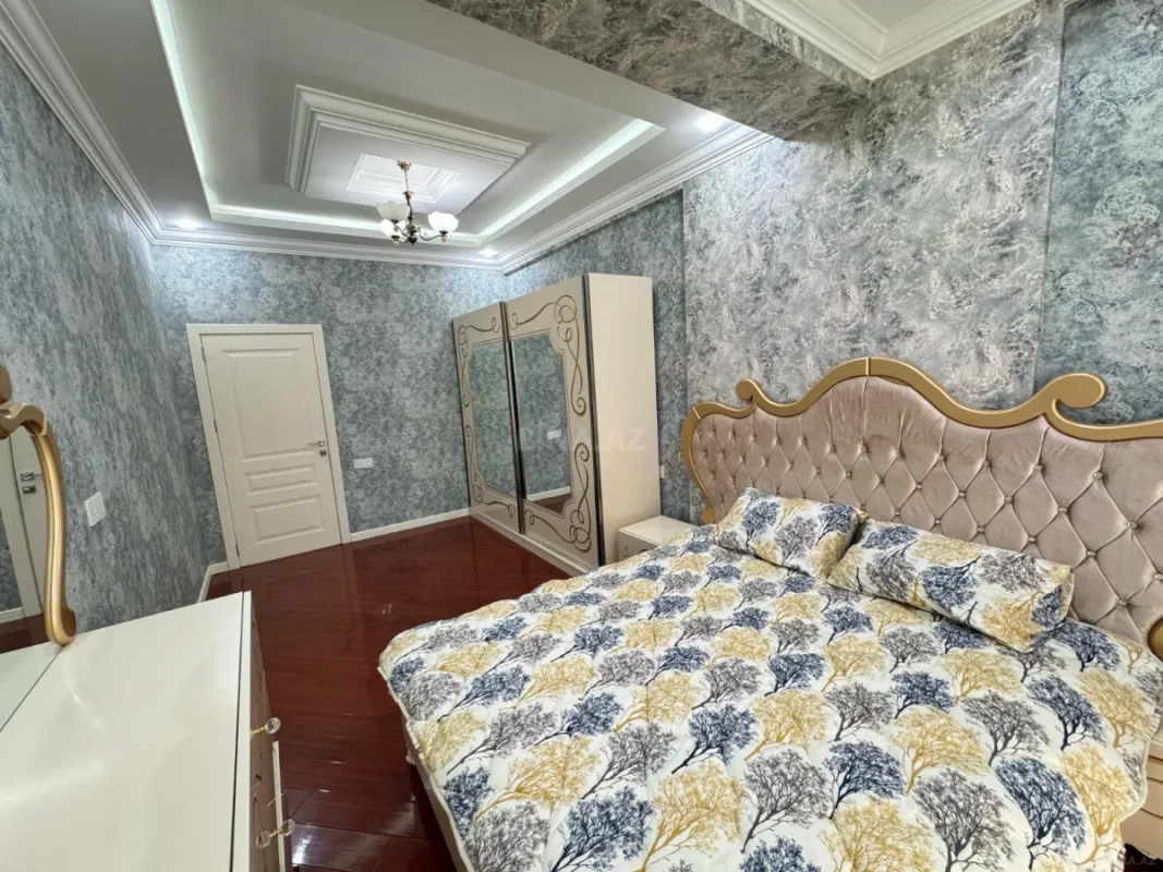 Satılır 2 otaqlı mənzil 106 m²