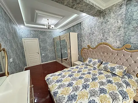 Satılır 2 otaqlı mənzil 106 m²