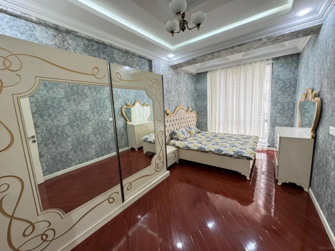 Satılır 2 otaqlı mənzil 106 m²