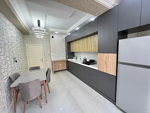 Satılır 2 otaqlı mənzil 106 m²