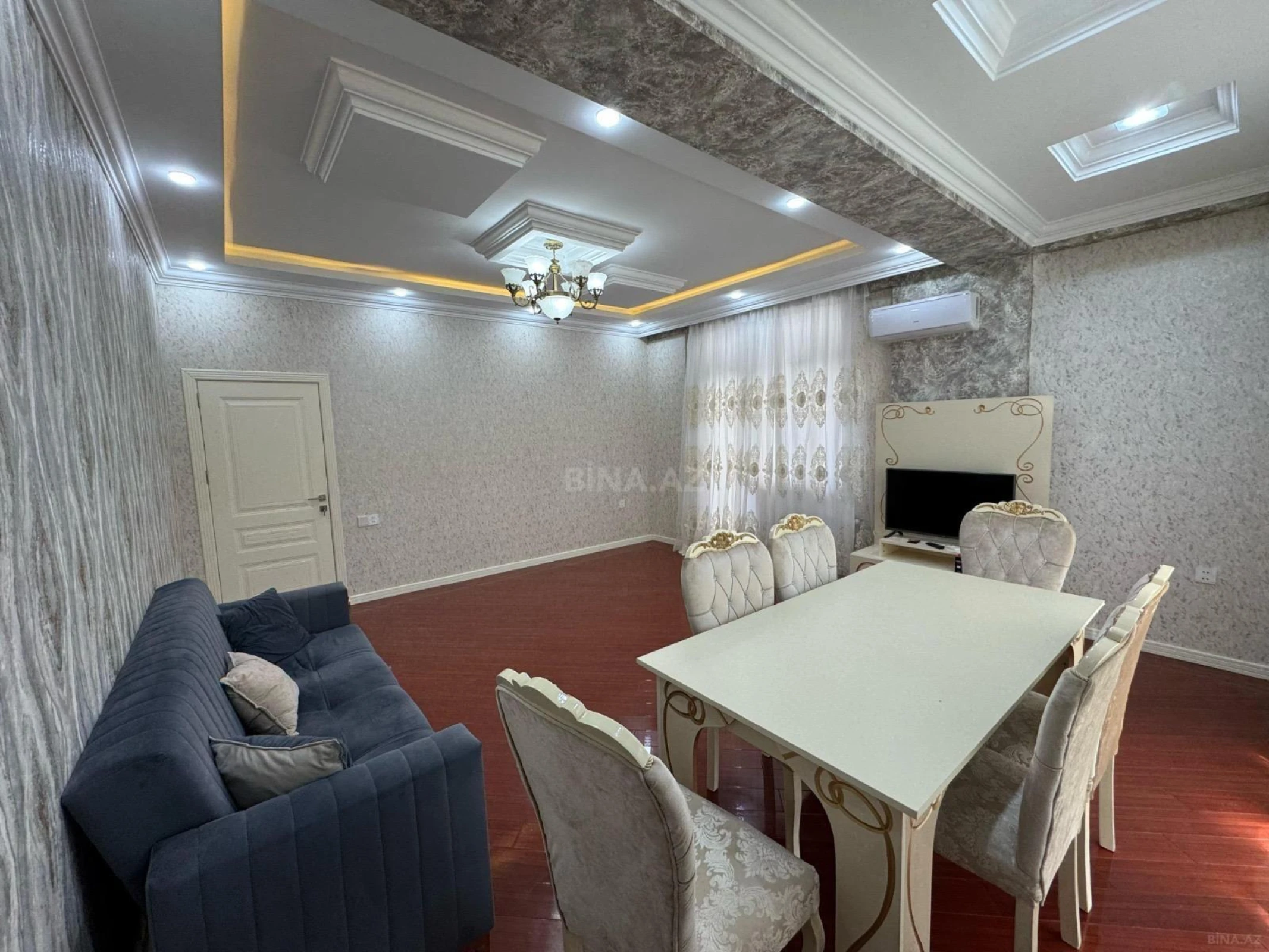 Satılır 2 otaqlı mənzil 106 m²