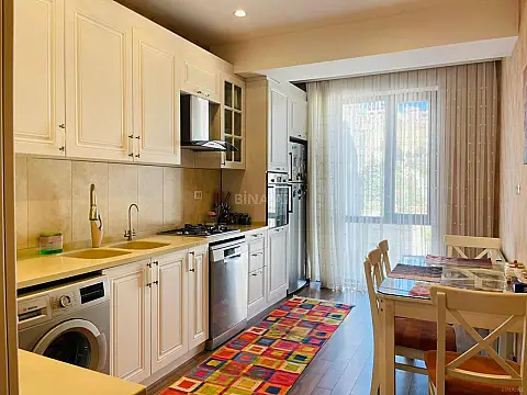 Satılır 2 otaqlı mənzil 83 m²