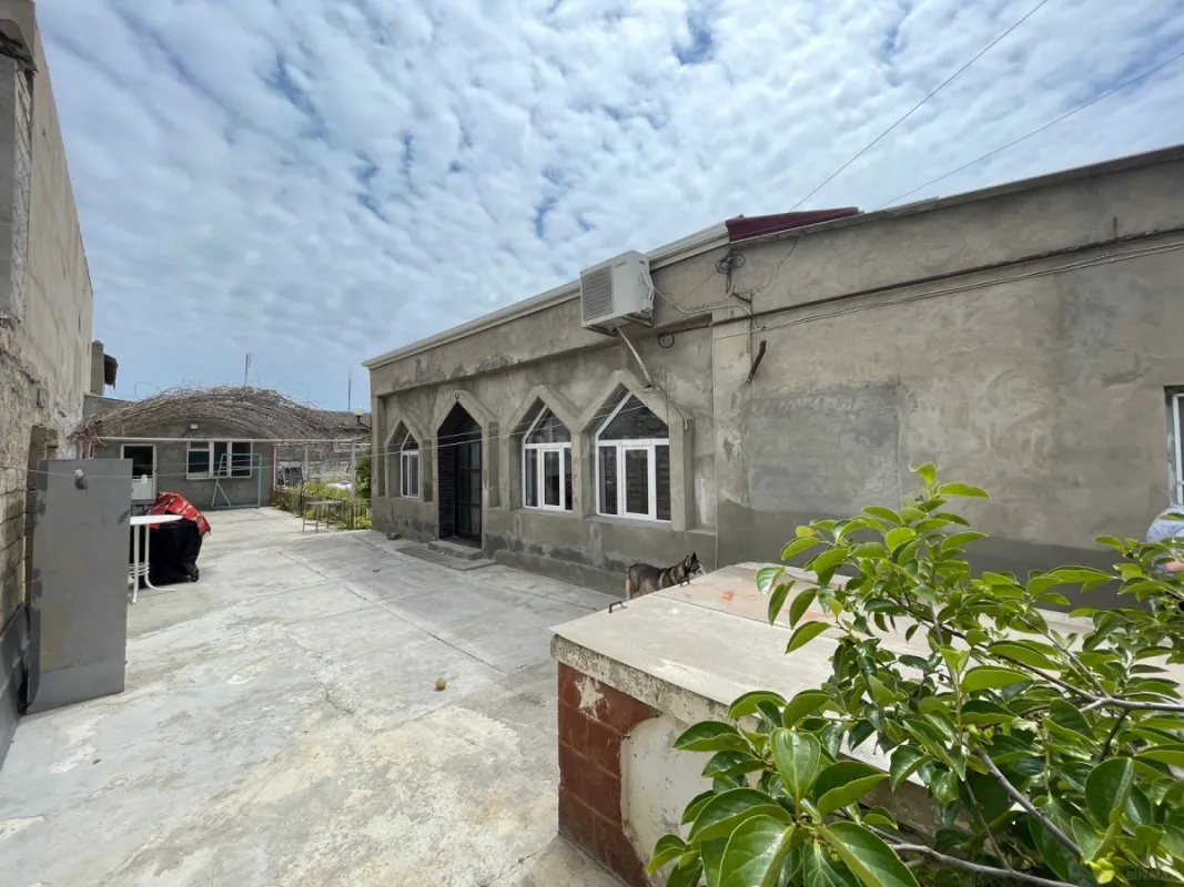 Satılır 6 otaqlı həyət evi 220 m²